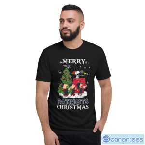 Merry Christmas New England Patriots Peanuts Ugly 2022 Shirt1 - Short Sleeve T-Shirt