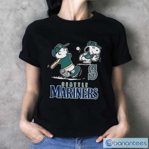 Peanuts Charlie Brown And Snoopy Playing Baseball Seattle Mariners - Ladies T-Shirt