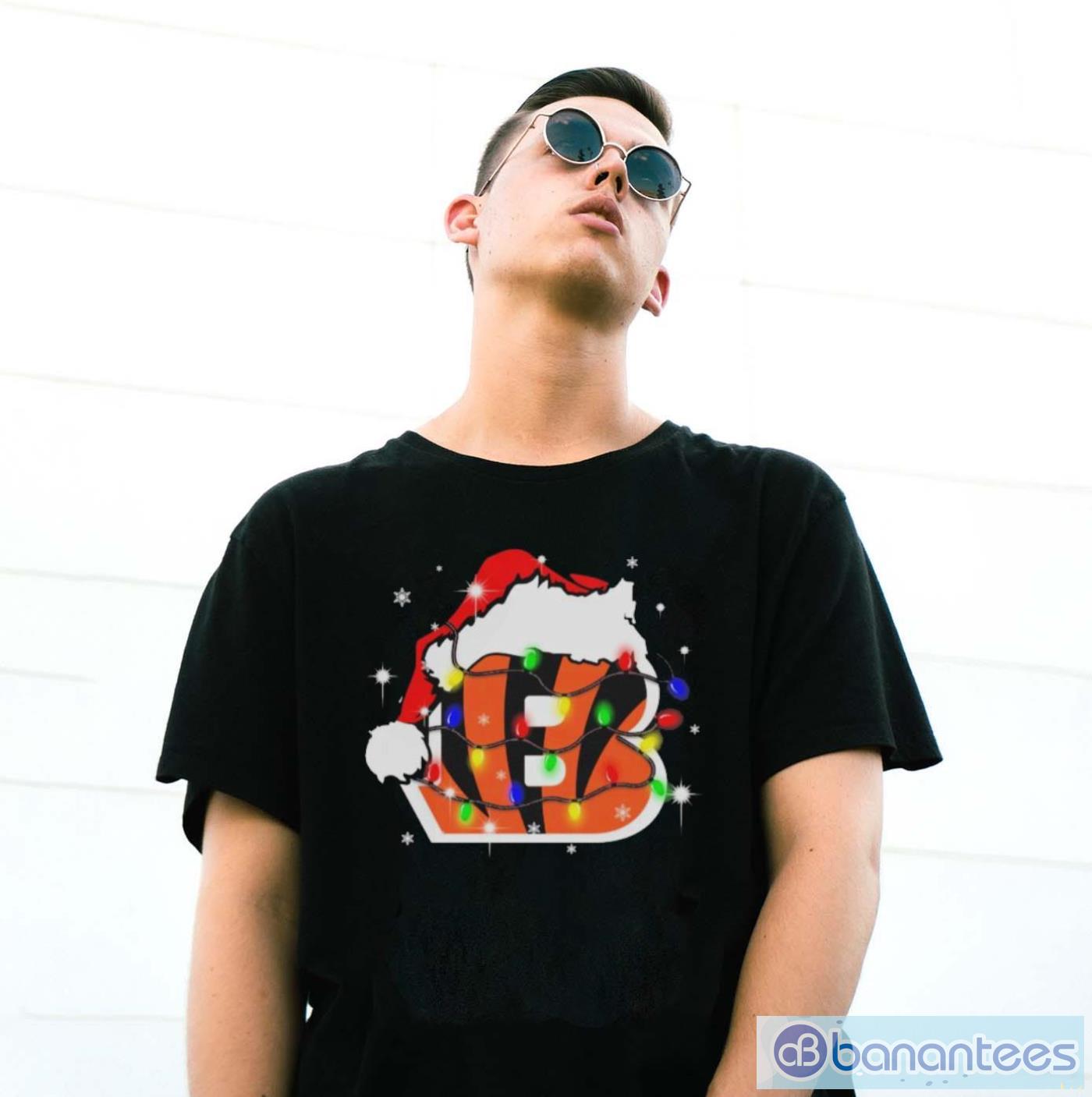 Cincinnati Bengals Santa Hat Christmas Light Shirt - G500 Gildan T-Shirt Cincinnati Bengals Santa Hat Christmas Light Shirt - G500 Gildan T-Shirt