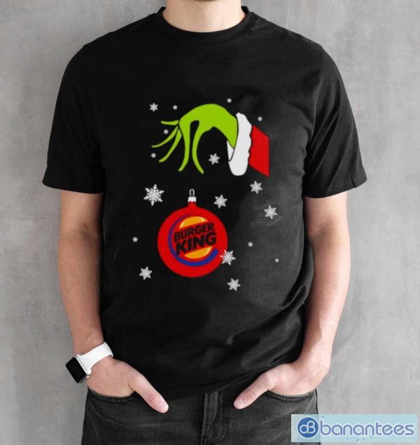Grinch Hand holding Ornament Burger King Snowflake Christmas shirt - Black Unisex T-Shirt