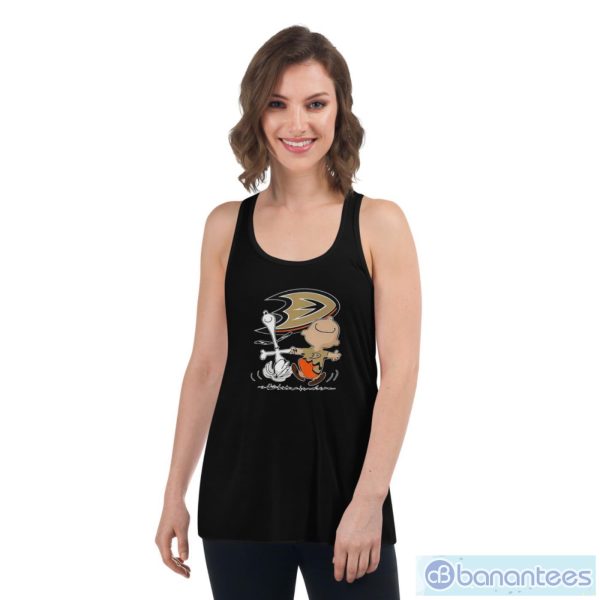 Nhl Anaheim Ducks Charlie Brown Snoopy Dancing Shirt - Women's Flowy Racerback Tank