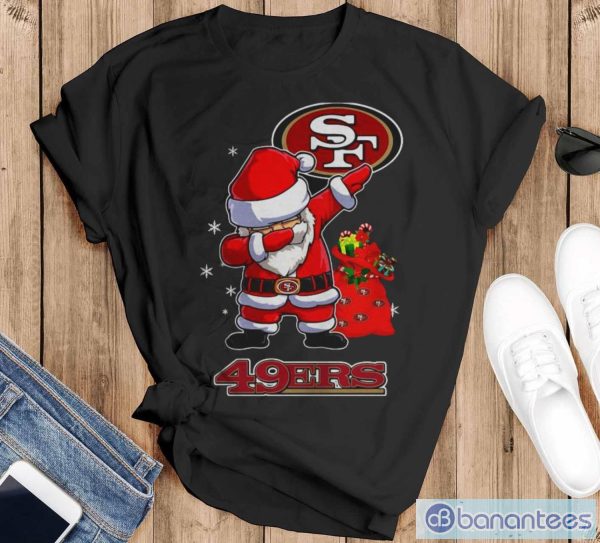 Santa Claus dabbing San Francisco 49ers Christmas shirt - Black T-Shirt