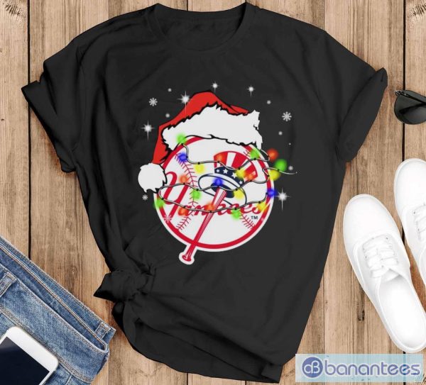 Santa Hat Texas New York Yankees Christmas Shirt - Black T-Shirt