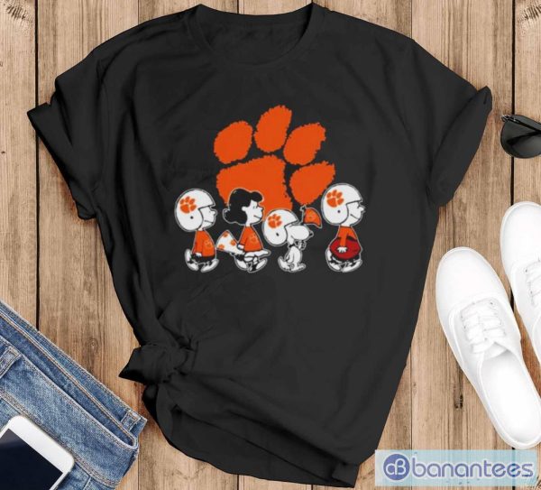 The Peanuts Snoopy And Friends Cheer For The Clemson Tigers Ncaa Shirt - Black T-Shirt