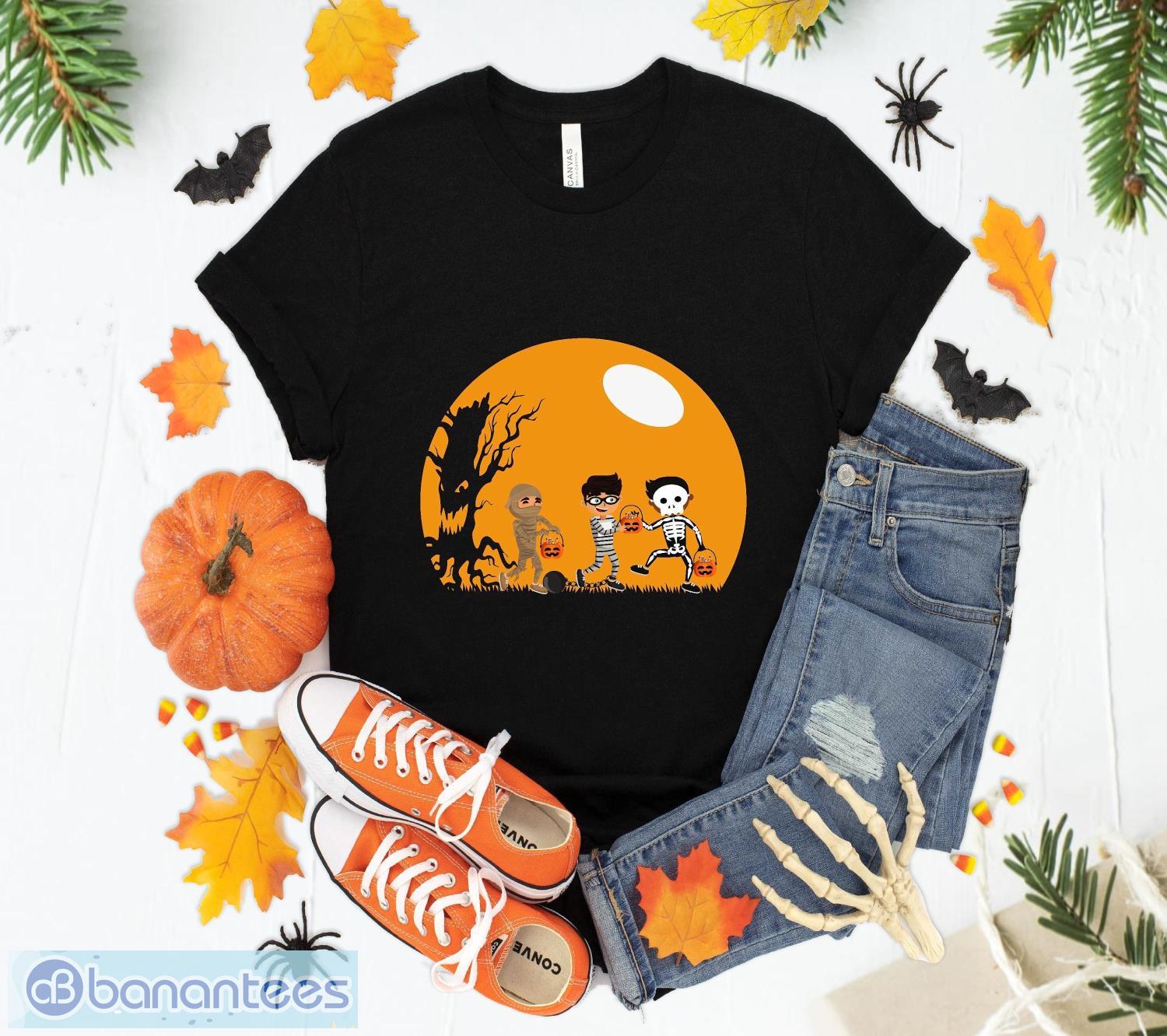 trick-or-treat-halloween-silhouette-premium-t-shirt-sweatshirt-hoodie-unisex-halloween-gift.jpg Trick Or Treat Halloween Silhouette Premium T-Shirt Sweatshirt Hoodie Unisex Halloween Gift Product Photo 1
