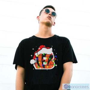 uRweVGK1 cincinnati bengals santa hat christmas light shirt 2 1 300x300 image Cincinnati Bengals Santa Hat Christmas Light Shirt - G500 Gildan T-Shirt