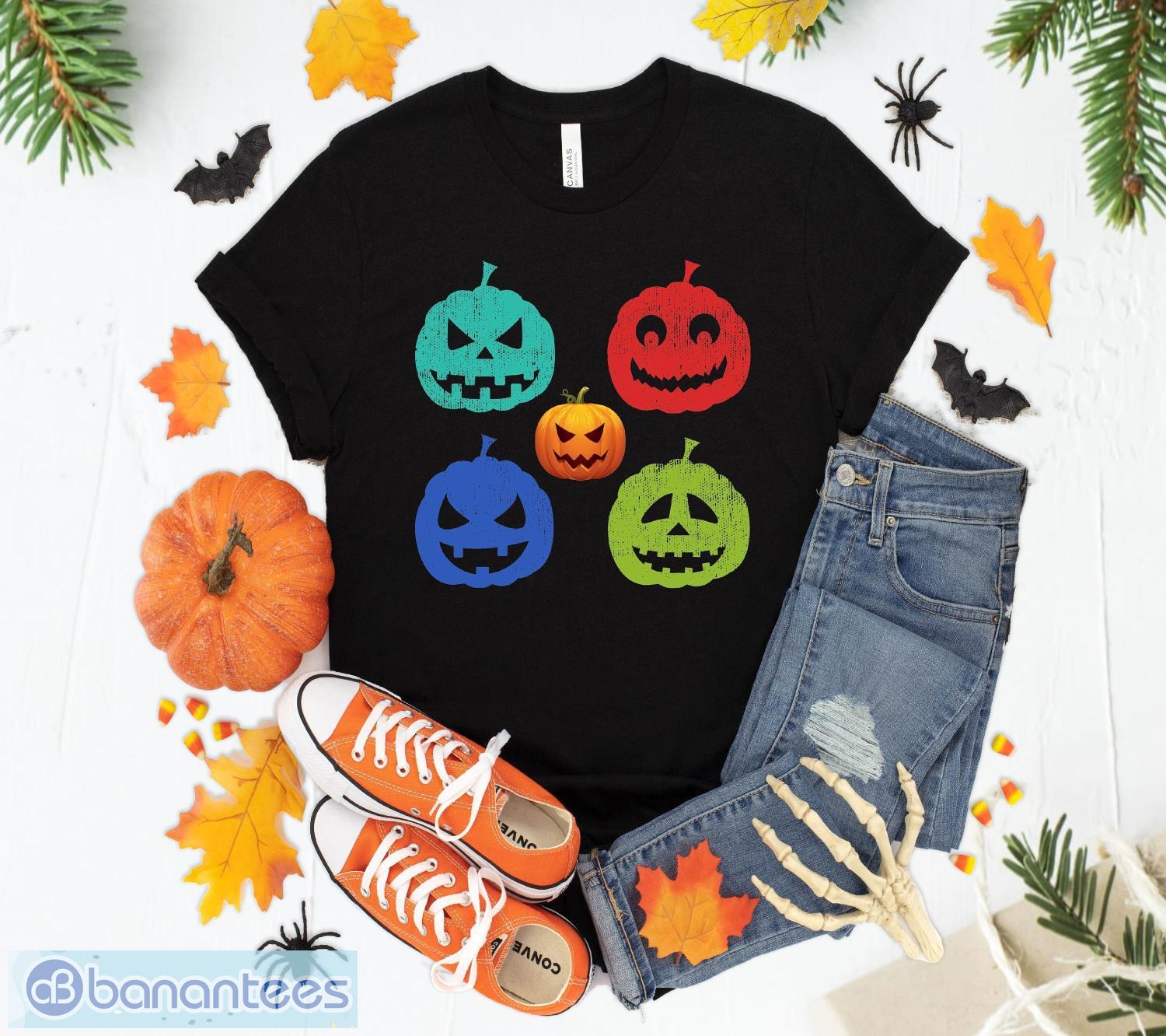 vintage halloween pumpkin funny retro gift t shirt sweatshirt hoodie unisex halloween party gift image Vintage Halloween Pumpkin Funny Retro Gift T-Shirt Sweatshirt Hoodie Unisex Halloween Party Gift Product Photo 1