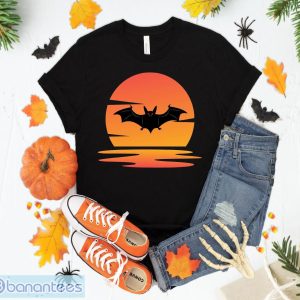 Vintage Retro Sunset Halloween Flying Bat Scary Costume T-Shirt Sweatshirt Hoodie Unisex Halloween Gift Product Photo 1