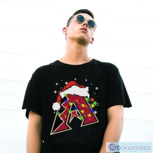 zdUJewnr santa hat arizona diamondbacks light christmas shirt 2 300x300 image Santa Hat Arizona Diamondbacks Light Christmas Shirt - G500 Gildan T-Shirt