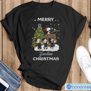 New York Yankees Snoopy Family Christmas Shirt - Black T-Shirt