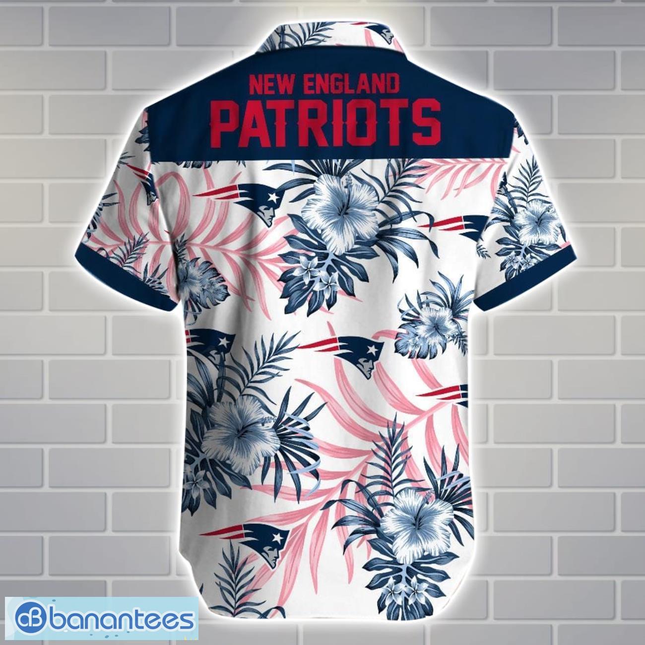 New England PatriotsTeam Logo Tropical 3D Hawaiian Shirt Big Fans Gift New England PatriotsTeam Logo Tropical 3D Hawaiian Shirt Big Fans Gift Product Photo 3