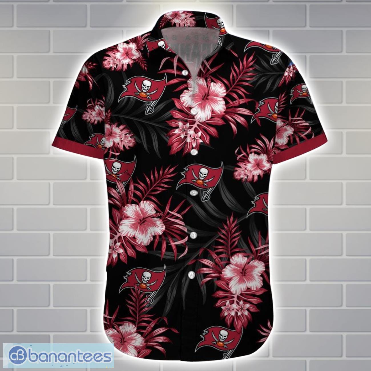 tampa bay buccaneers 3d printing hawaiian shirt nfl shirt for fans 1 image Tampa Bay Buccaneers 3D Printing Hawaiian Shirt NFL Shirt For Fans Product Photo 2