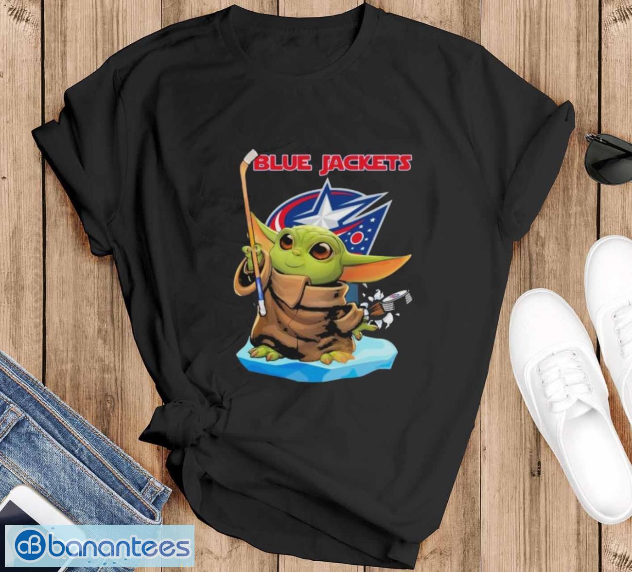 tar wars baby yoda columbus blue jackets shirt image tar wars baby yoda columbus blue jackets shirt - Black T-Shirt