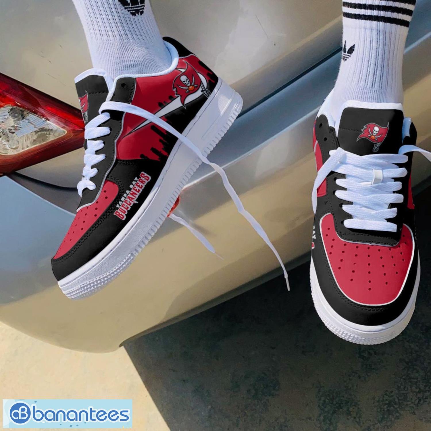tampa bay buccaneers 3d air force shoes af1 shoes sneakers design trend limited for fans 1 image Tampa Bay Buccaneers 3D Air Force Shoes AF1 Shoes Sneakers Design Trend Limited For Fans Product Photo 2