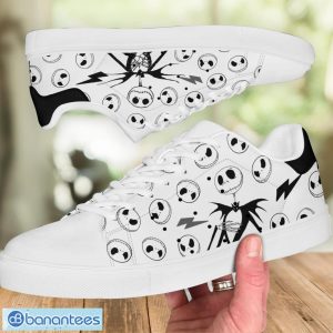 7adnLpNY jack skellington face low top skate shoes for men and women cute shoes 2 300x300 image Jack Skellington Face Low Top Skate Shoes For Men And Women Cute Shoes Product Photo 3