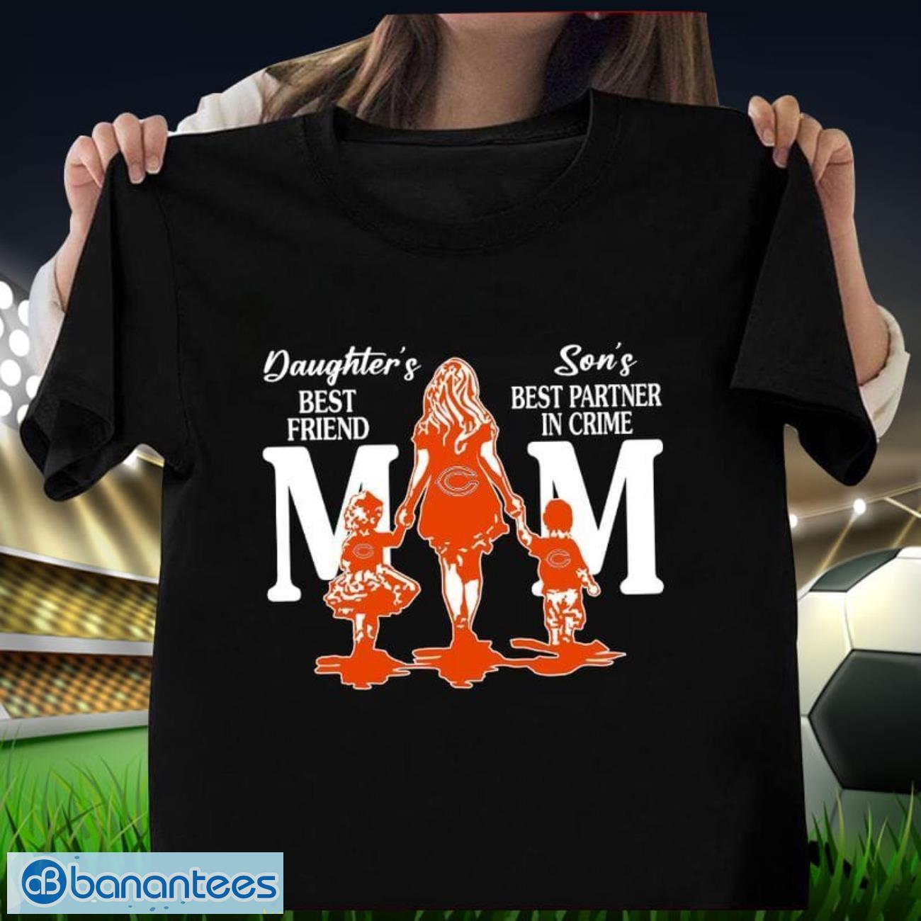 chicago bears moms best friend mothers day t shirt image Chicago Bears Mom's Best Friend Mother's Day T Shirt Product Photo