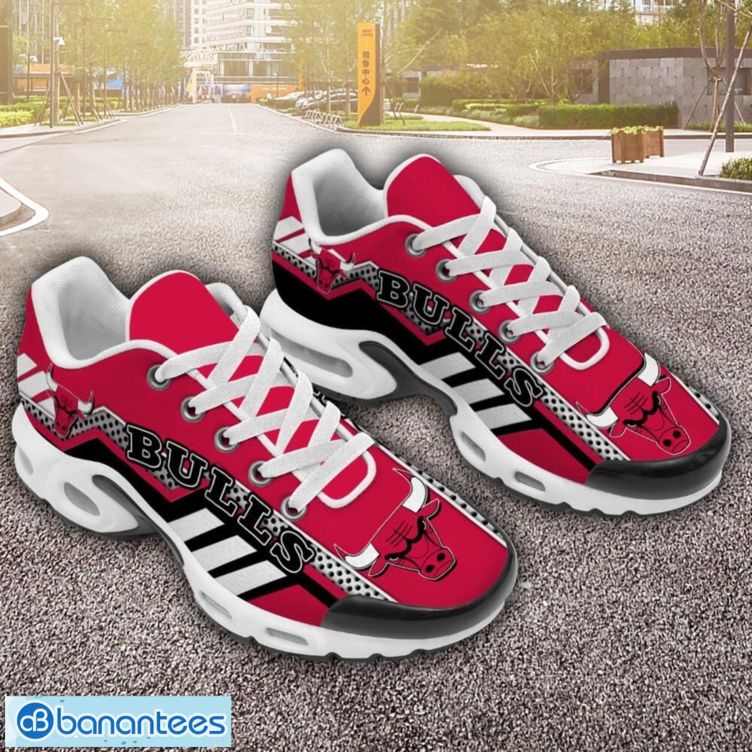 chicago bulls tn shoes sport team gift air cushion sport shoes for men women image Chicago Bulls TN Shoes Sport Team Gift Air Cushion Sport Shoes For Men Women Product Photo 1