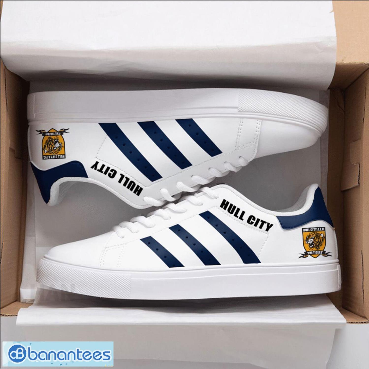 hull city afc low top skate shoes for fans limited shoes image Hull City AFC Low Top Skate Shoes For Fans Limited Shoes Product Photo 1