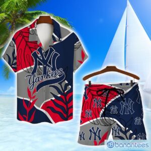 New York Yankess Team Logo Colorful Pattern Hawaiian Shirt And Shorts Set Product Photo 1