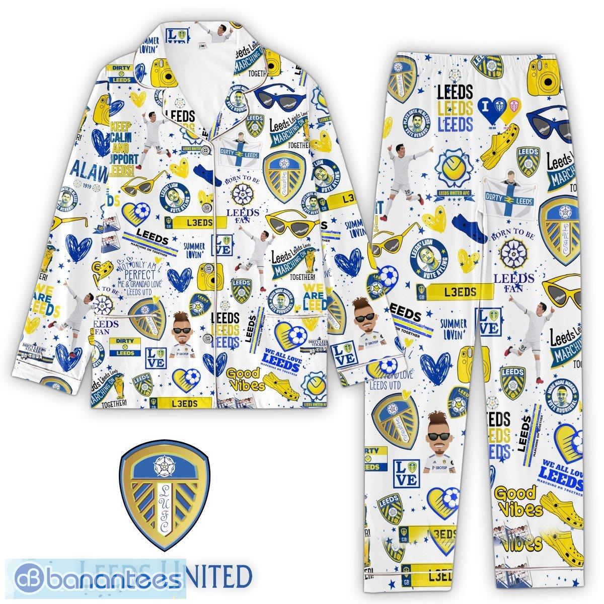 leeds united cozy car button pajamas set pattern for men women fans image Leeds United Cozy Car Button Pajamas Set Pattern For Men Women Fans - Leeds United Button Pajamas Set_1