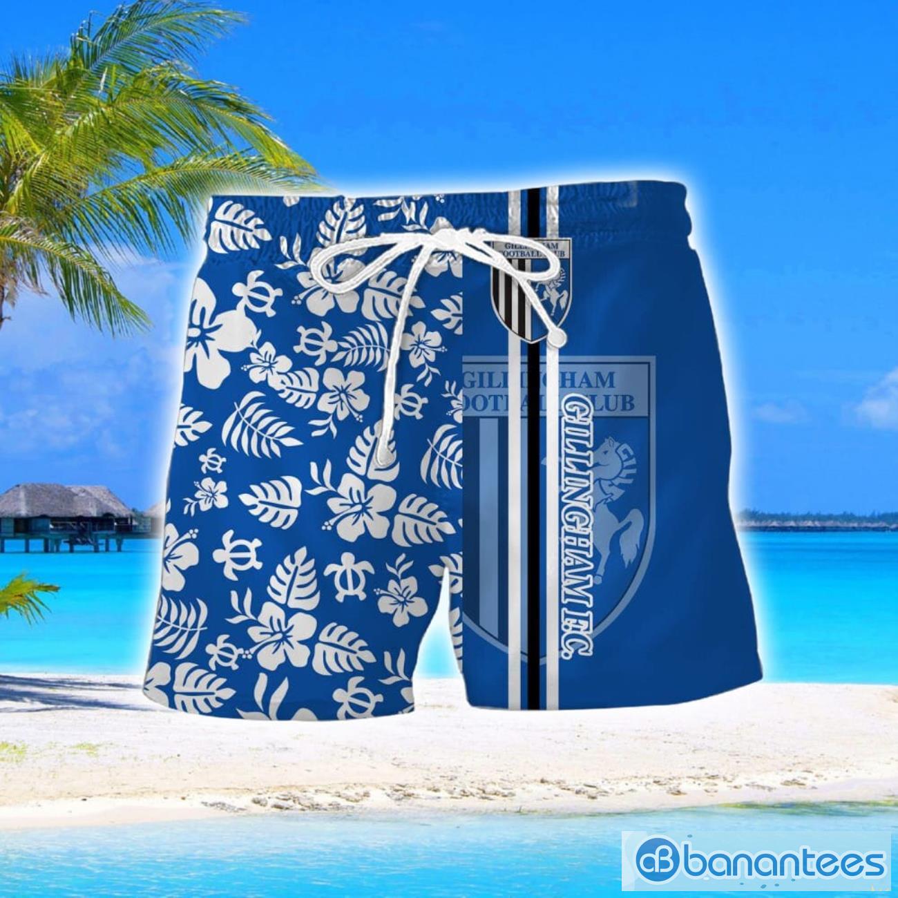 gillingham turtle flower pattern aloha hawaiian shirt and shorts beach set for men and women 1 image Gillingham Turtle Flower Pattern Aloha Hawaiian Shirt And Shorts Beach Set For Men And Women Product Photo 2