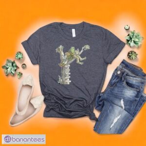 XikccsDt frog vintage 90s graphic t shirt 2 300x300 image Frog Vintage 90s Graphic T-Shirt, Product Photo 3
