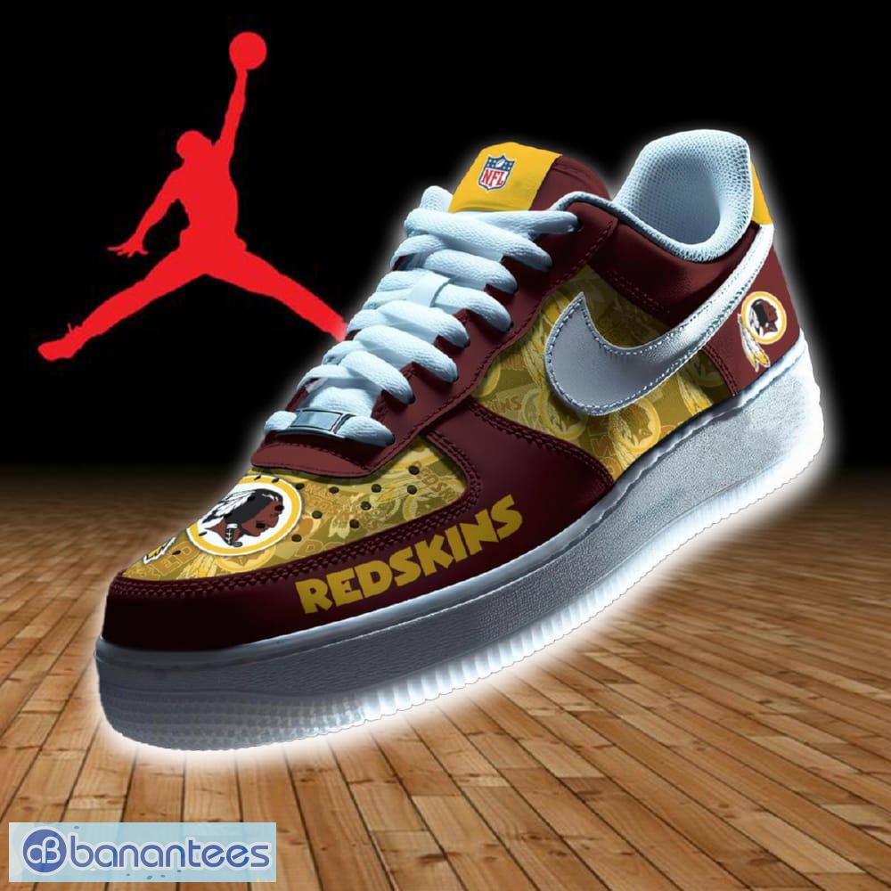 washington redskins nfl af1 shoes accentuate new gift air force 1 sneaker for fans image Washington Redskins NFL AF1 Shoes Accentuate New Gift Air Force 1 Sneaker For Fans - Washington Redskins NFL AF1 Shoes Accentuate New Gift Air Force 1 Sneaker For Fans
