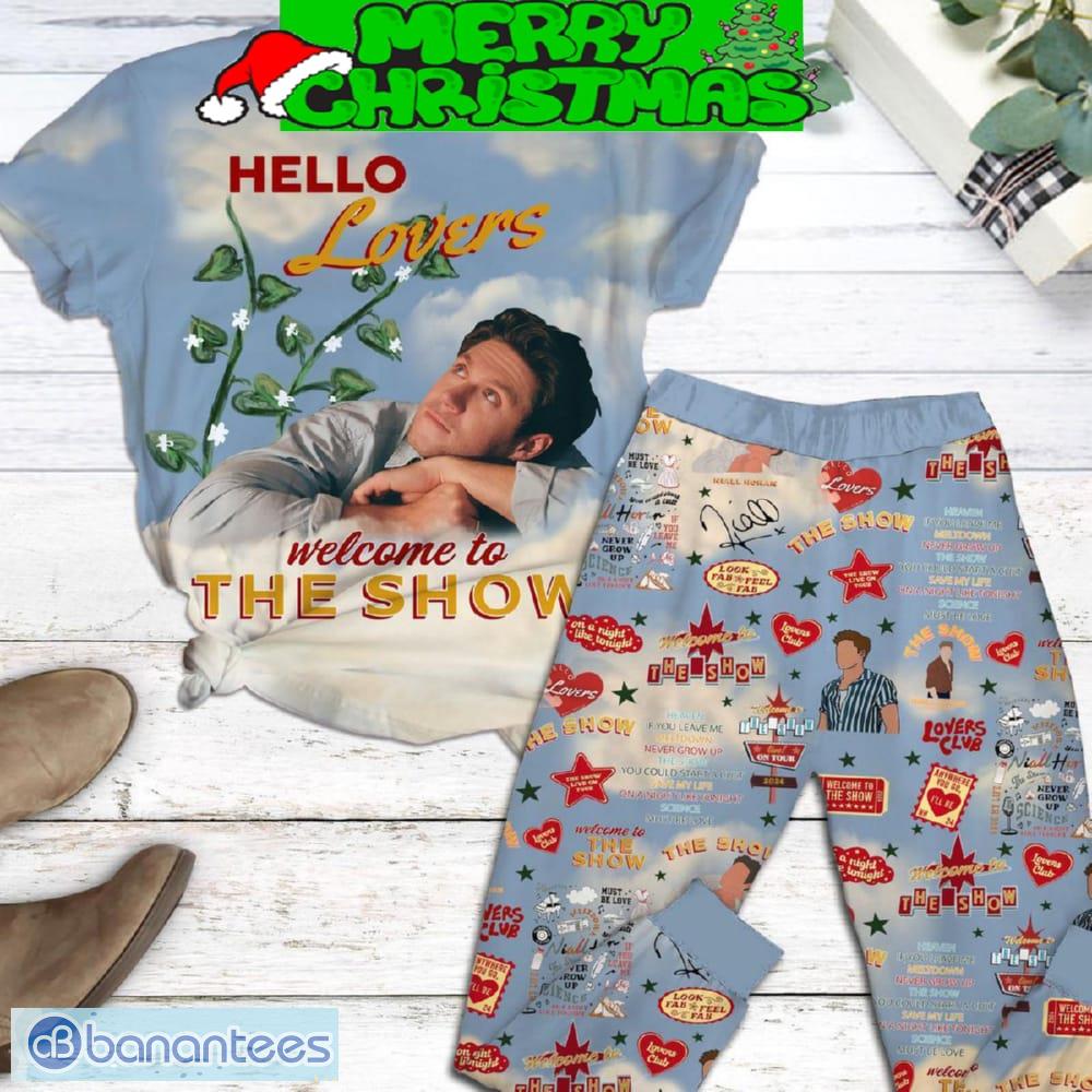 niall horan hello lovers welcome to the show fleece pajamas set all over print christmas gift image Niall Horan Hello Lovers Welcome To The Show Fleece Pajamas Set All Over Print Christmas Gift - Niall Horan Hello Lovers Welcome To The Show Fleece Pajamas Set-1