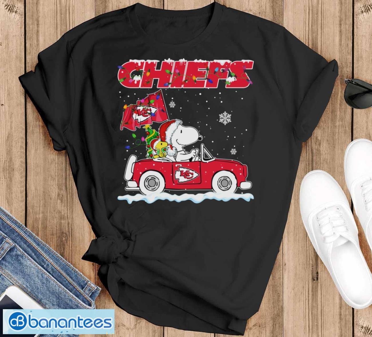kansas city chiefs snoopy and woodstock driving car cute snoopy limited edition shirt image Kansas City Chiefs Snoopy And Woodstock Driving Car Cute Snoopy Limited Edition Shirt - Black T-Shirt