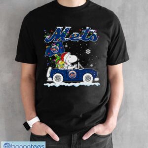 New York Mets Snoopy And Woodstock Driving Car Cute Snoopy Limited Edition Shirt - Black Unisex T-Shirt