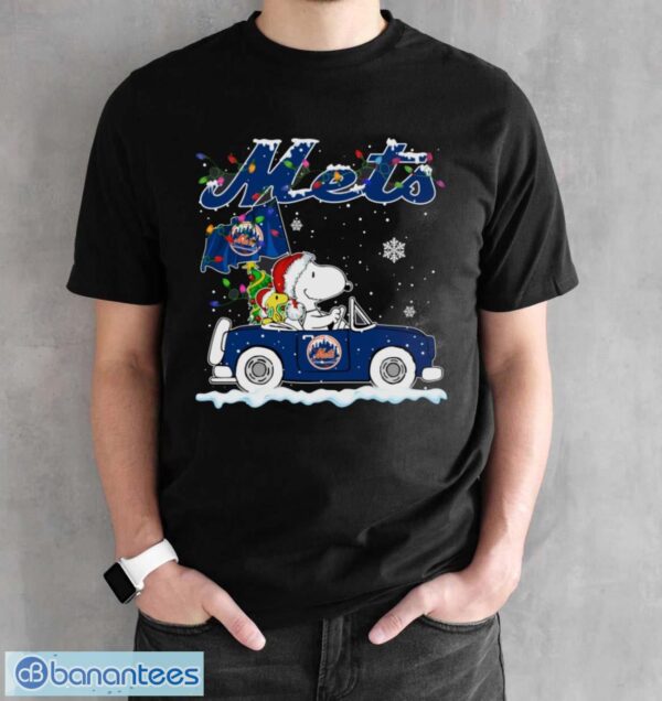 New York Mets Snoopy And Woodstock Driving Car Cute Snoopy Limited Edition Shirt - Black Unisex T-Shirt
