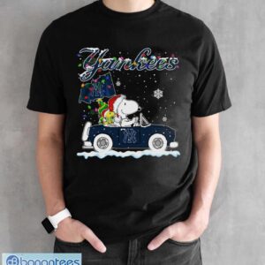 New York Yankees Snoopy And Woodstock Driving Car Cute Snoopy Limited Edition Shirt - Black Unisex T-Shirt