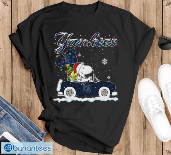 New York Yankees Snoopy And Woodstock Driving Car Cute Snoopy Limited Edition Shirt - Black T-Shirt