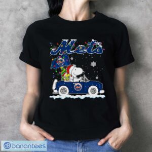 New York Mets Snoopy And Woodstock Driving Car Cute Snoopy Limited Edition Shirt - Ladies T-Shirt