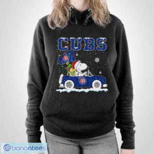 Chicago Cubs Snoopy And Woodstock Driving Car Shirt Sweatshirt Hoodie - Unisex Pullover Hoodie