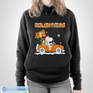Tennessee Volunteers Snoopy And Woodstock Driving Car Shirt Sweatshirt Hoodie - Unisex Pullover Hoodie