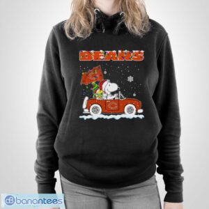 Chicago Bears Snoopy And Woodstock Driving Car Shirt Sweatshirt Hoodie - Unisex Pullover Hoodie