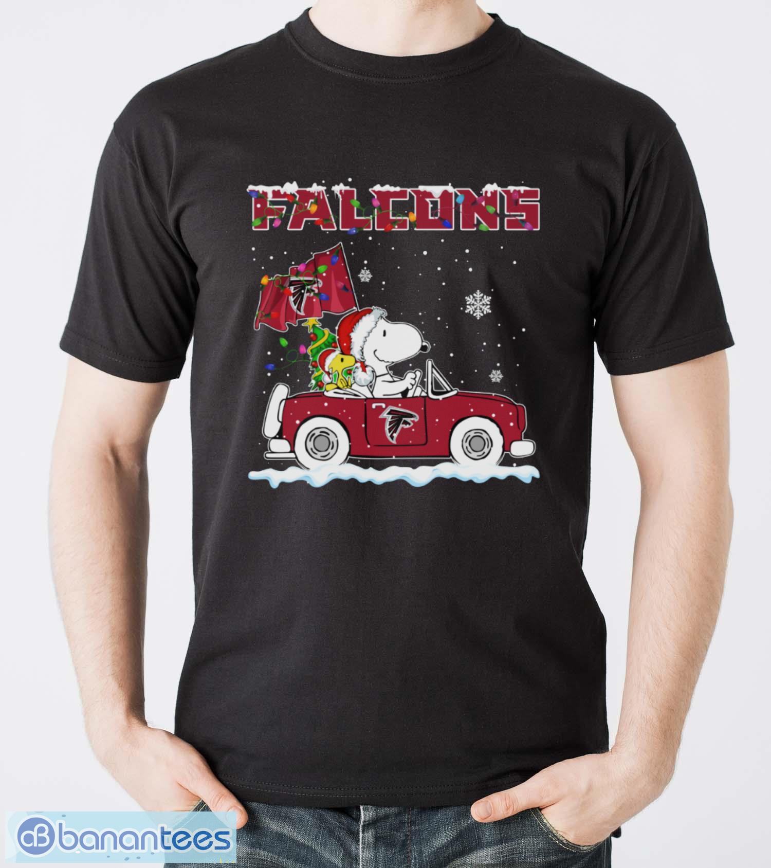 atlanta falcons snoopy and woodstock driving car shirt sweatshirt hoodie image Atlanta Falcons Snoopy And Woodstock Driving Car Shirt Sweatshirt Hoodie - Men T-Shirt