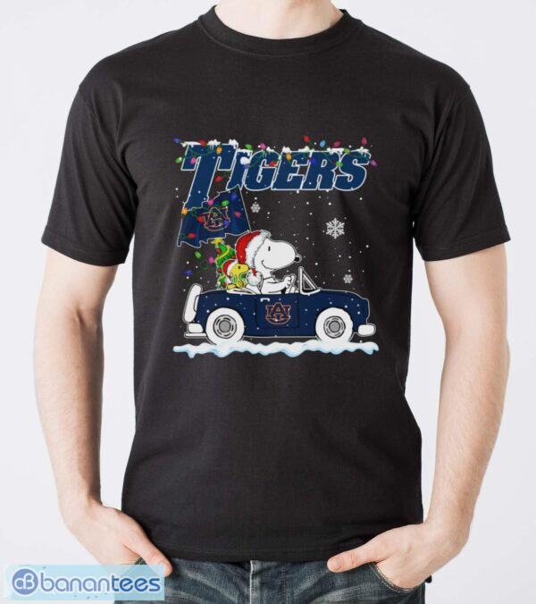 Auburn Tigers Snoopy And Woodstock Driving Car Shirt Sweatshirt Hoodie - Men T-Shirt