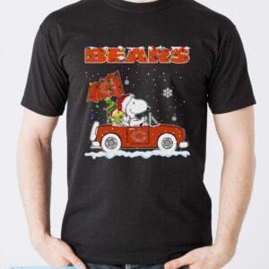 Chicago Bears Snoopy And Woodstock Driving Car Shirt Sweatshirt Hoodie - Men T-Shirt