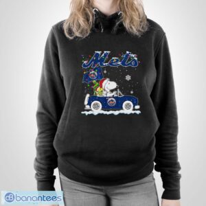 New York Mets Snoopy And Woodstock Driving Car Shirt Sweatshirt Hoodie - Unisex Pullover Hoodie