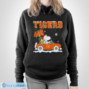 Clemson Tigers Snoopy And Woodstock Driving Car Shirt Sweatshirt Hoodie - Unisex Pullover Hoodie