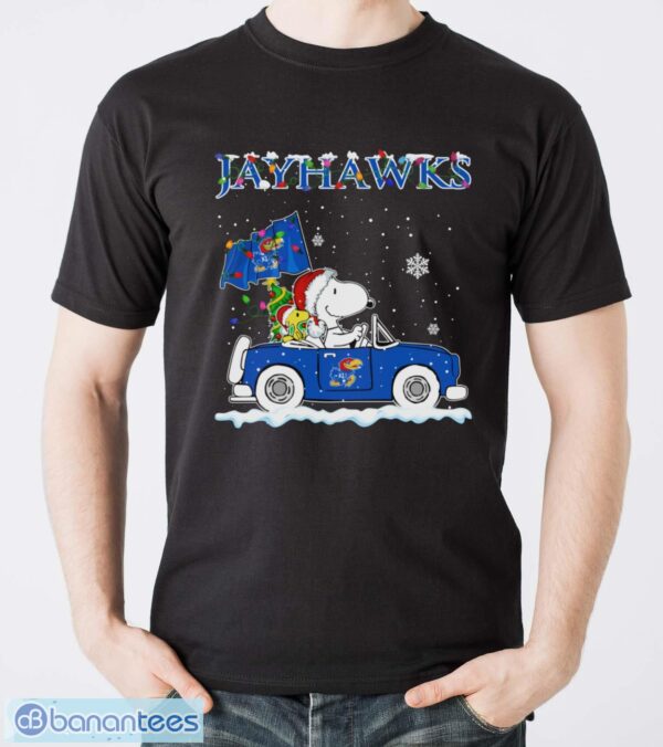 Kansas Jayhawks Snoopy And Woodstock Driving Car Shirt Sweatshirt Hoodie - Men T-Shirt