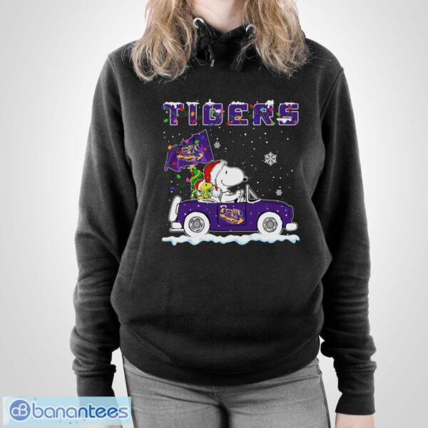 LSU Tigers Snoopy And Woodstock Driving Car Shirt Sweatshirt Hoodie - Unisex Pullover Hoodie