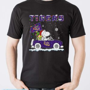 LSU Tigers Snoopy And Woodstock Driving Car Shirt Sweatshirt Hoodie - Men T-Shirt