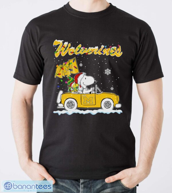 Michigan Wolverines Snoopy And Woodstock Driving Car Shirt Sweatshirt Hoodie - Men T-Shirt