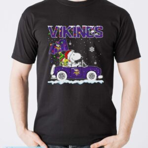 Minnesota Vikings Snoopy And Woodstock Driving Car Shirt Sweatshirt Hoodie - Men T-Shirt