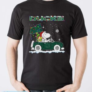 Oregon Ducks Snoopy And Woodstock Driving Car Shirt Sweatshirt Hoodie - Men T-Shirt