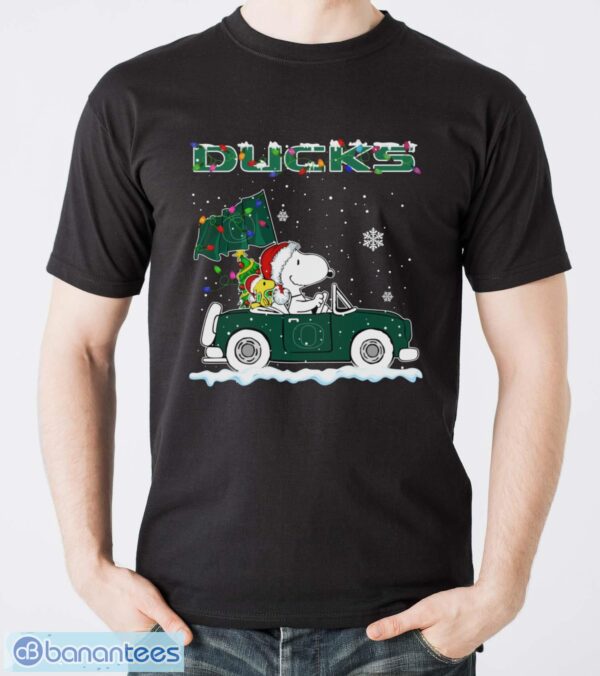 Oregon Ducks Snoopy And Woodstock Driving Car Shirt Sweatshirt Hoodie - Men T-Shirt