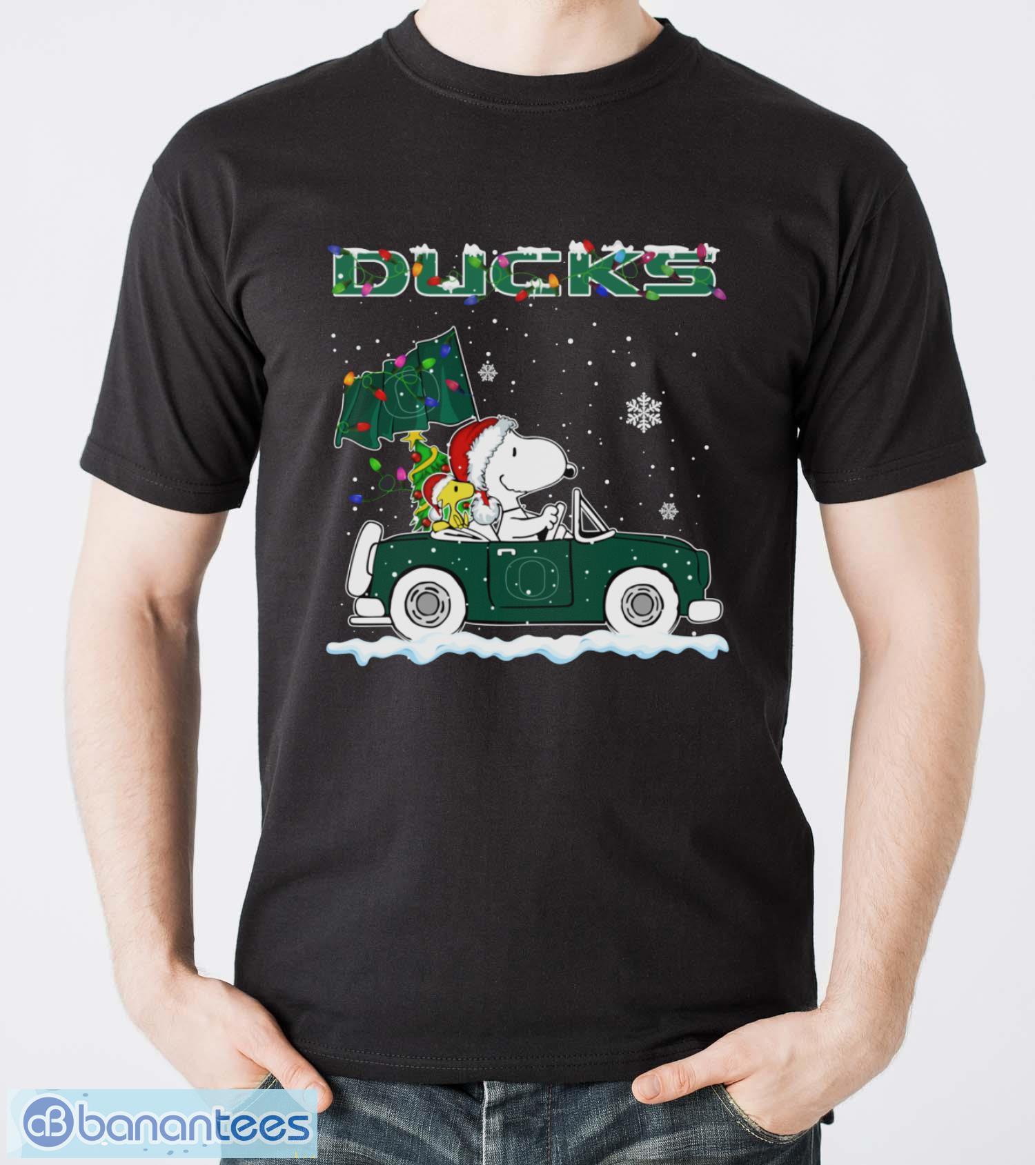 oregon ducks snoopy and woodstock driving car shirt sweatshirt hoodie image Oregon Ducks Snoopy And Woodstock Driving Car Shirt Sweatshirt Hoodie - Men T-Shirt